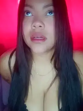 Snapshot of loren_g08 chatting on November 5, 2025, 6:33 pm loren g08 online show from November 5, 2025, 6:33 pm