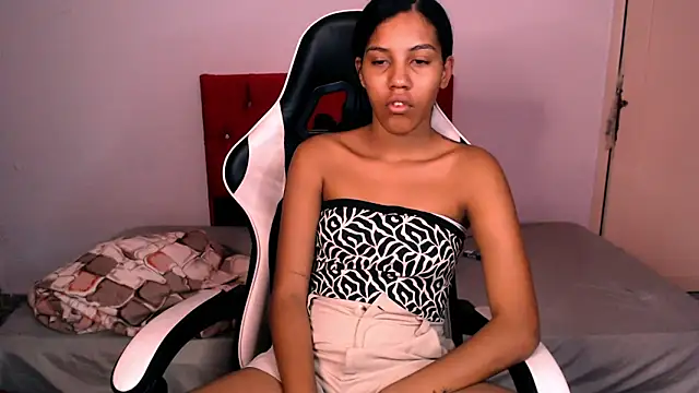 Snapshot of Tainara_ebony chatting on October 27, 2025, 7:15 pm Tainara ebony online show from October 27, 2025, 7:15 pm