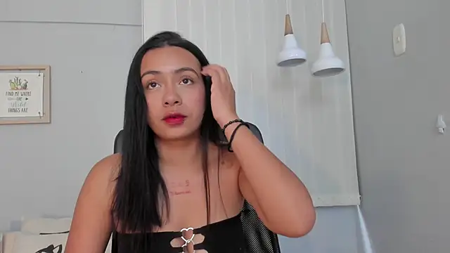 Snapshot of Lilo_Rose chatting on November 8, 2025, 12:09 pm Lilo Rose online show from November 8, 2025, 12:09 pm