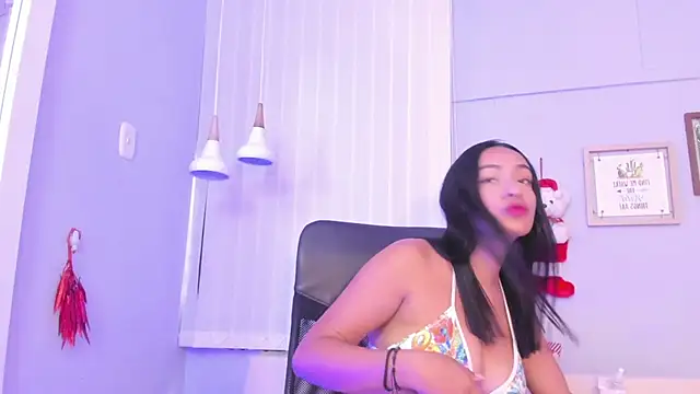 Snapshot of Lilo_Rose chatting on November 14, 2025, 1:15 pm Lilo Rose online show from November 14, 2025, 1:15 pm