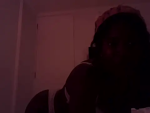 Snapshot of Bren033 chatting on October 22, 2025, 12:10 am Bren033 online show from October 22, 2025, 12:10 am