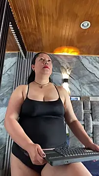 Snapshot of Marianasmitt chatting on October 6, 2025, 12:17 pm Marianasmitt online show from October 6, 2025, 12:17 pm