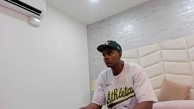 Snapshot of jax_black chatting on October 16, 2025, 7:00 pm jax black online show from October 16, 2025, 7:00 pm