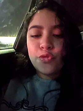 Snapshot of Khloekiss chatting on October 21, 2025, 12:43 am Khloekiss online show from October 21, 2025, 12:43 am