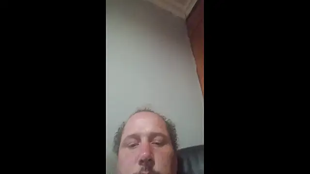 macKnd online show from October 7, 2025, 3:02 pm