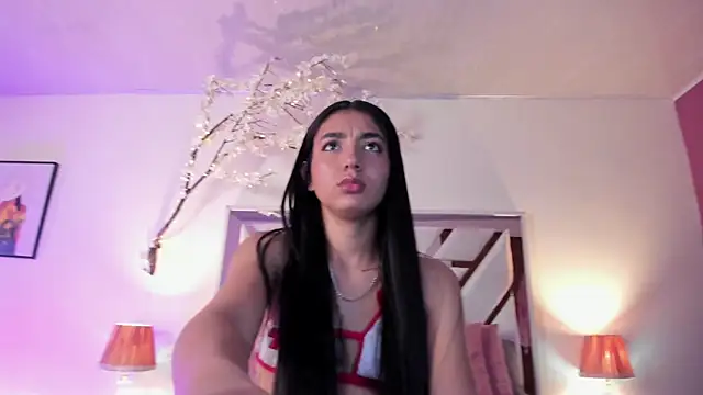 cloe taylor   online show from November 12, 2025, 3:32 am