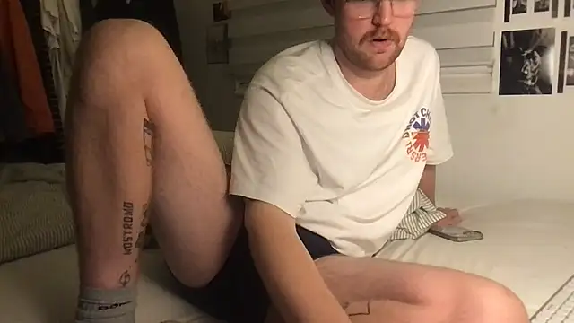 Snapshot of Angus80085 chatting on October 28, 2025, 9:03 pm Angus80085 online show from October 28, 2025, 9:03 pm