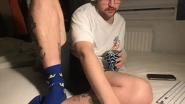 Snapshot of Angus80085 chatting on November 1, 2025, 11:42 pm Angus80085 online show from November 1, 2025, 11:42 pm