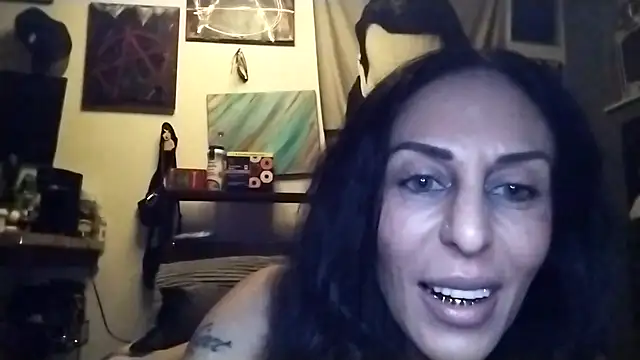 inkdhollow1 online show from October 3, 2025, 2:48 am