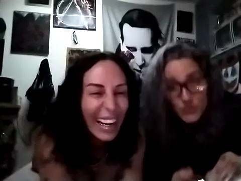 inkdhollow1 online show from October 19, 2025, 4:48 am