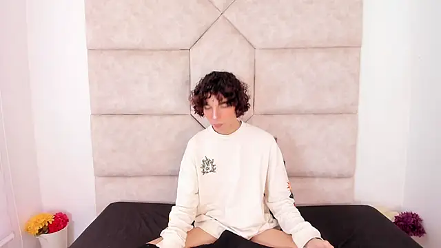 Scaarlett 22  online show from October 10, 2025, 7:15 pm