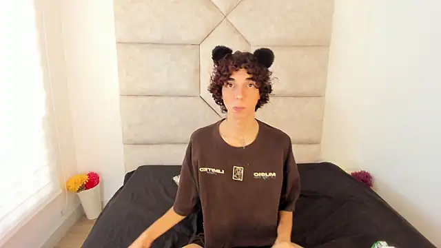 Scaarlett 22  online show from October 4, 2025, 5:36 pm