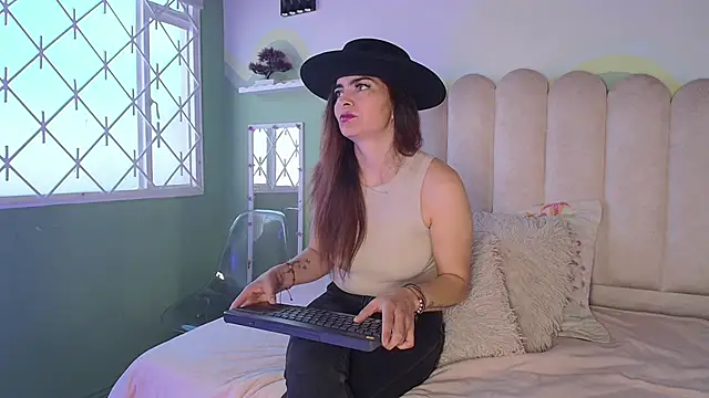 BiancaLuxx  online show from March 1, 2026, 12:49 pm