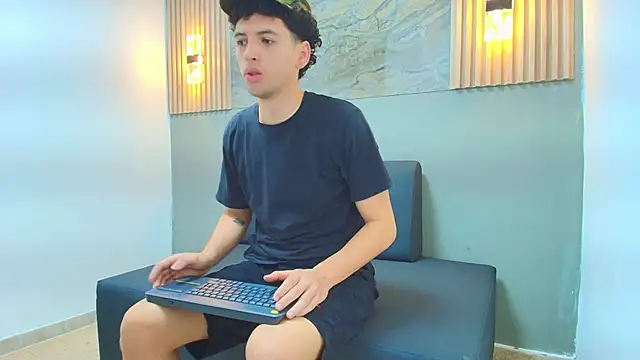 Snapshot of ISRAEL_GRAY chatting on October 1, 2025, 7:29 pm ISRAEL GRAY online show from October 1, 2025, 7:29 pm