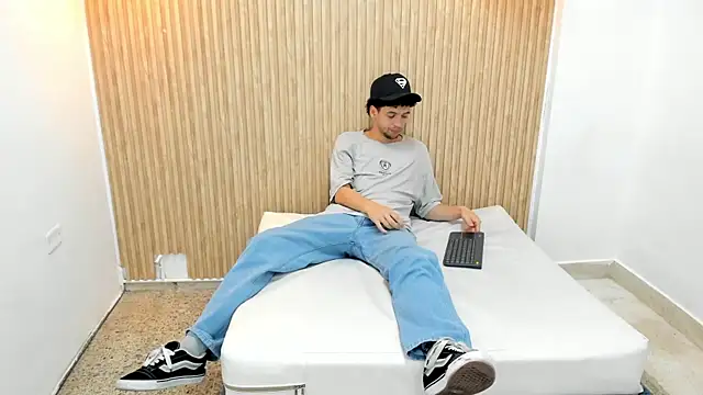 Snapshot of ISRAEL_GRAY chatting on October 17, 2025, 7:15 pm ISRAEL GRAY online show from October 17, 2025, 7:15 pm