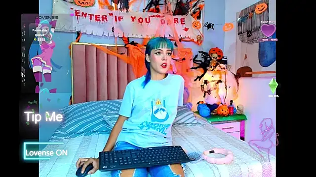 Snapshot of ElektraBlue chatting on November 4, 2025, 8:01 pm ElektraBlue online show from November 4, 2025, 8:01 pm