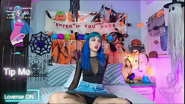 Snapshot of ElektraBlue chatting on October 16, 2025, 4:43 am ElektraBlue online show from October 16, 2025, 4:43 am