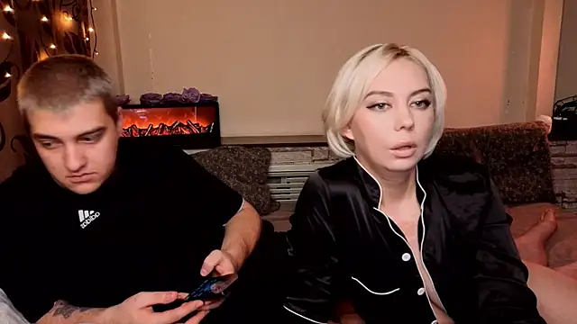 Snapshot of Sex_Vibe_couple chatting on November 13, 2025, 9:40 pm Sex Vibe couple online show from November 13, 2025, 9:40 pm