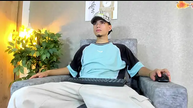 Snapshot of Axelwiliams chatting on October 6, 2025, 6:52 pm Axelwiliams online show from October 6, 2025, 6:52 pm