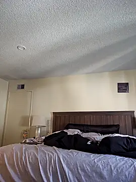 Snapshot of Roddog18 chatting on October 8, 2025, 11:16 pm Roddog18 online show from October 8, 2025, 11:16 pm