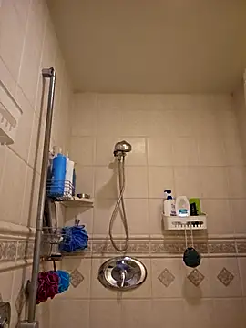 Snapshot of Roddog18 chatting on October 22, 2025, 5:07 am Roddog18 online show from October 22, 2025, 5:07 am