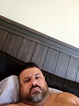 Snapshot of Roddog18 chatting on October 14, 2025, 7:47 pm Roddog18 online show from October 14, 2025, 7:47 pm