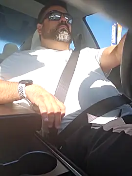 Snapshot of Roddog18 chatting on November 6, 2025, 8:35 pm Roddog18 online show from November 6, 2025, 8:35 pm