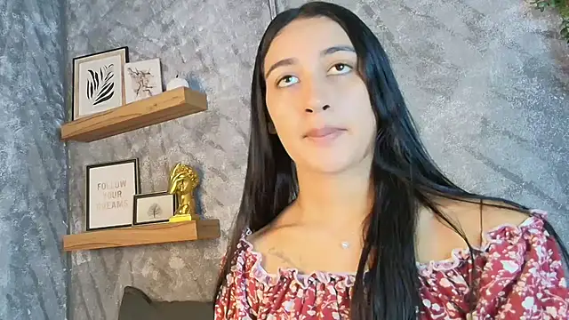 Nikolbrice online show from March 11, 2026, 6:57 pm