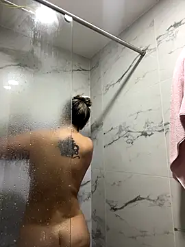 Zoe riivas online show from October 10, 2025, 10:38 am