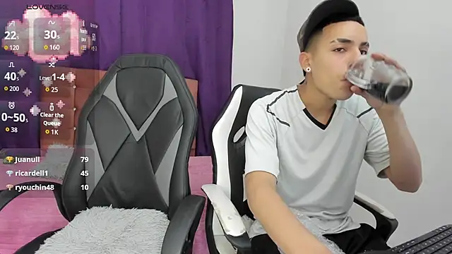 Aisha andy1 online show from October 1, 2025, 2:38 am