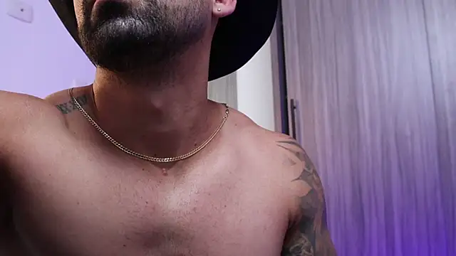 Snapshot of SOY_MIKE chatting on November 25, 2025, 12:49 pm SOY MIKE online show from November 25, 2025, 12:49 pm