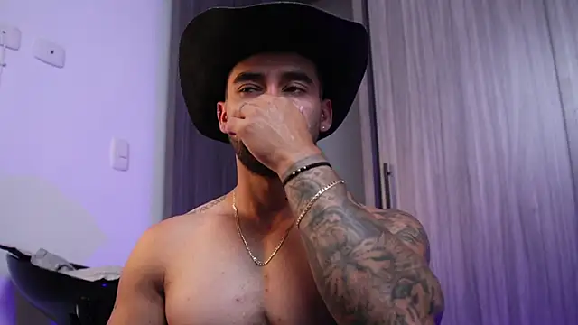 Snapshot of SOY_MIKE chatting on November 28, 2025, 11:10 am SOY MIKE online show from November 28, 2025, 11:10 am