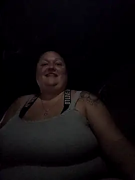 FroggyMama420 online show from October 5, 2025, 2:35 am