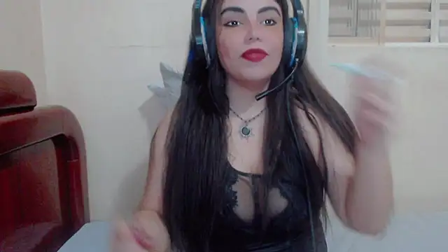 Snapshot of AgathaMendes chatting on October 8, 2025, 3:41 am AgathaMendes online show from October 8, 2025, 3:41 am