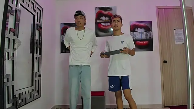 VERY HOT GUYS online show from December 2, 2025, 1:24 pm