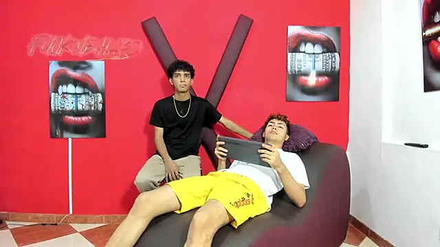 VERY HOT GUYS online show from April 10, 2026, 7:21 pm