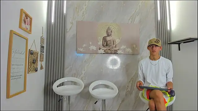 VERY HOT GUYS online show from January 18, 2026, 2:42 pm