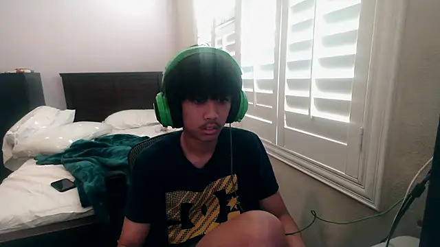 youngasianboy2007 online show from November 11, 2025, 7:52 pm