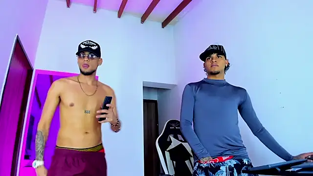 Snapshot of daddys_insanee chatting on October 8, 2025, 1:18 am daddys insanee online show from October 8, 2025, 1:18 am