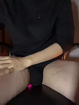 Snapshot of LiamMyst chatting on October 10, 2025, 2:45 am LiamMyst online show from October 10, 2025, 2:45 am