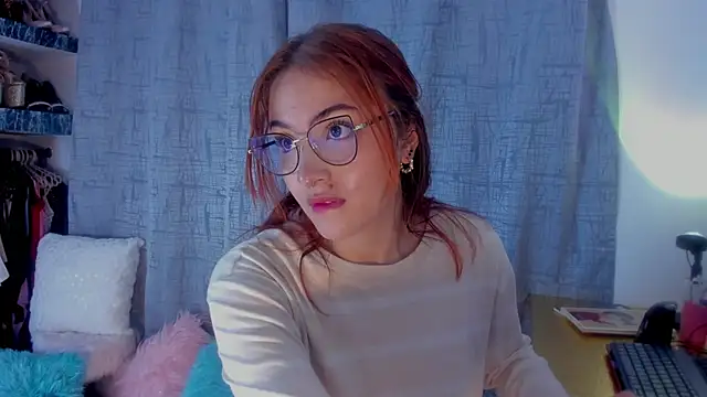 AmaruBloom online show from October 9, 2025, 5:30 am