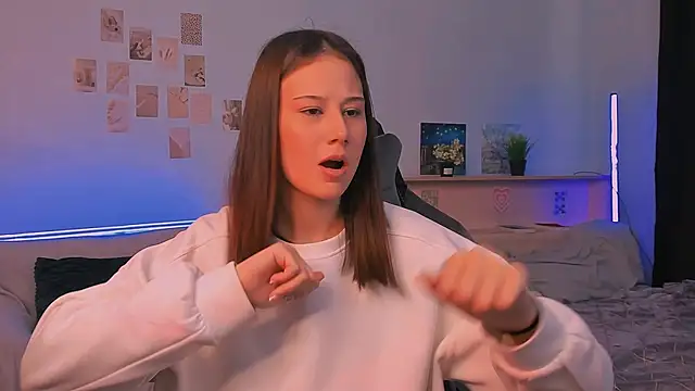 Snapshot of adelle046 chatting on October 2, 2025, 10:51 am adelle046 online show from October 2, 2025, 10:51 am