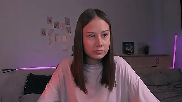 Snapshot of adelle046 chatting on November 2, 2025, 10:53 am adelle046 online show from November 2, 2025, 10:53 am