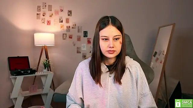 Snapshot of adelle046 chatting on November 15, 2025, 10:30 am adelle046 online show from November 15, 2025, 10:30 am