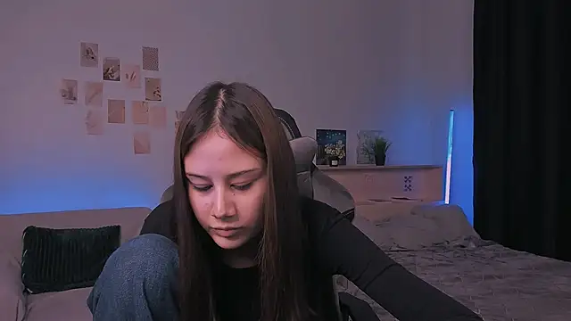 Snapshot of adelle046 chatting on October 17, 2025, 11:56 am adelle046 online show from October 17, 2025, 11:56 am