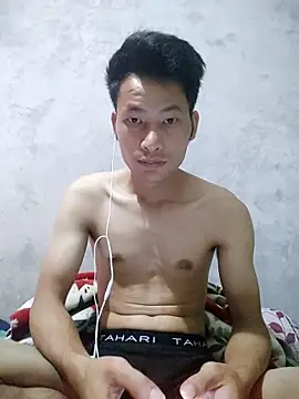 Snapshot of Uh-em95 chatting on October 15, 2025, 4:48 pm Uh-em95 online show from October 15, 2025, 4:48 pm