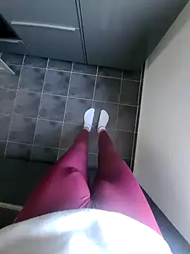 rezzzze online show from November 27, 2025, 10:27 am