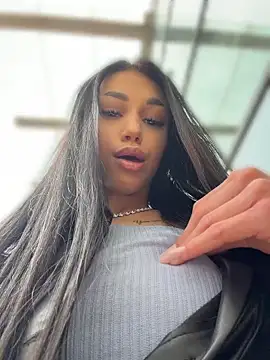 ilariea girl online show from May 10, 2026, 2:19 pm