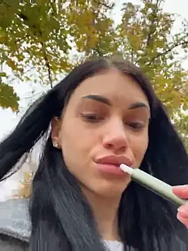 Snapshot of ilariea_girl chatting on October 22, 2025, 1:32 pm ilariea girl online show from October 22, 2025, 1:32 pm