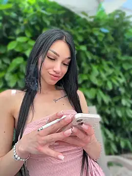 ilariea girl online show from May 23, 2026, 12:37 pm